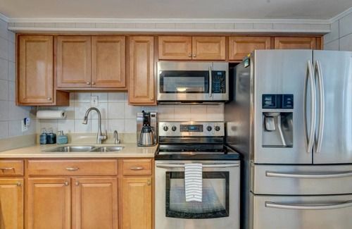 Hudson House | Waterfront Oasis! Private Pool, Dock, Kayaks, Paddle Board, Fishing & More – Relax & Enjoy the Gulf!