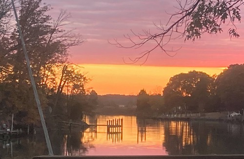Lusby House | Waterfront Oasis