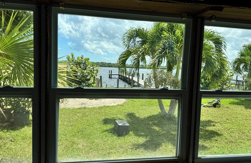 Roseland House | Waterfront Oasis