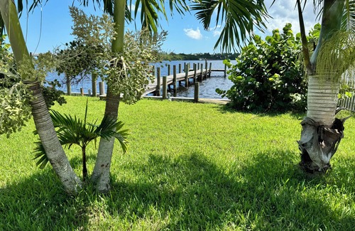 Roseland House | Waterfront Oasis