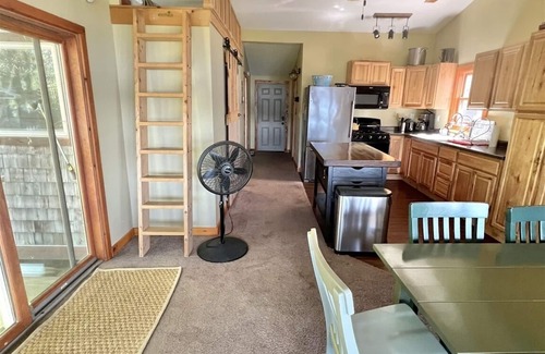 Windham Cottage | WATERFRONT ON HIGHLAND LAKE. LESS THAN 30 MINUTES TO PORTLAND