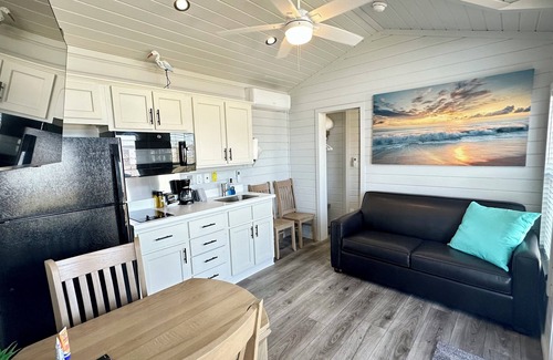 Gilchrist House | Waterfront on the Bay*Close to Beach*Brand New!