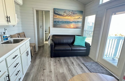 Gilchrist House | Waterfront on the Bay*Close to Beach*Brand New!