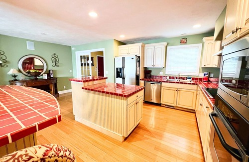 Traverse City House | Waterfront on West Bay. 15 min to Traverse. Fire pit, gas grill, Sauna, AC