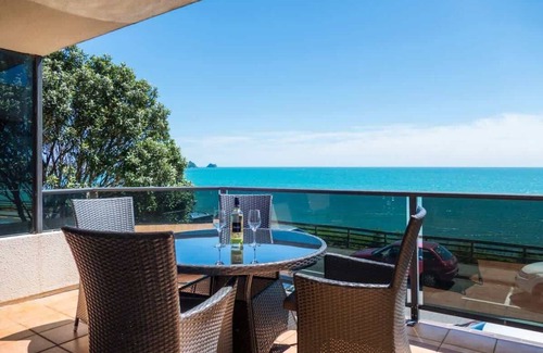 New Plymouth House | Waterfront On Woolcombe - 4BR holiday apartment