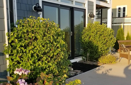 Winthrop House | Waterfront One or Two Bedroom Private Apartment on Boston Harbor