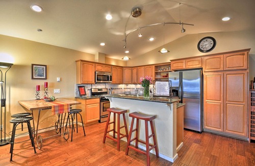 Newport House | Waterfront Oregon Abode w/Balcony & Ocean Views!