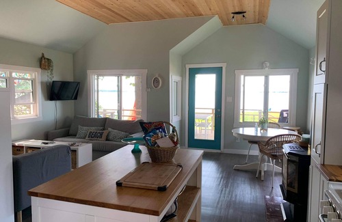 Whitewater Region Cottage | Waterfront Ottawa River Cottage sleeps 4-6