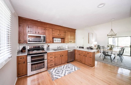 North Shore House | Waterfront, Paddle Boards/Kayaks & FirePit, Pet