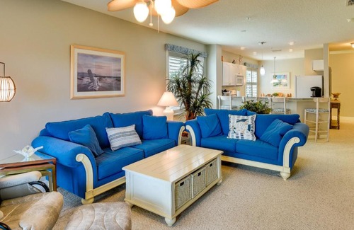 Palm Coast Apartment | Waterfront Palm Coast Condo with Community Pool!