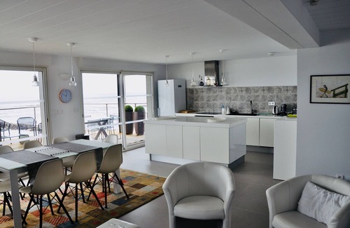 Carnon-Plage Apartment | Waterfront panoramic apartment 2nd floor