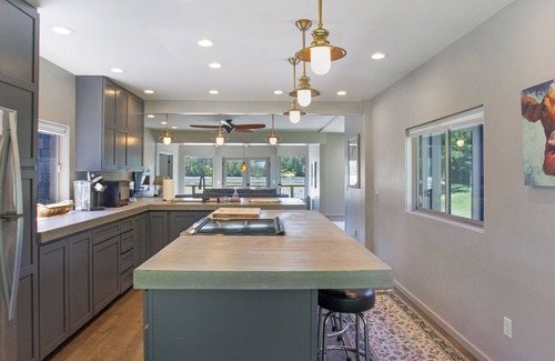 Friday Harbor House | Waterfront Paradise with Game Room! (BA)