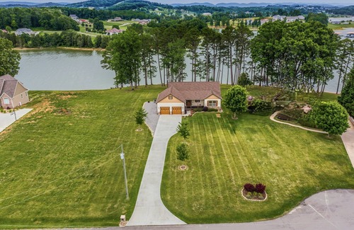 Rutledge House | Waterfront Paradise! Cherokee Lake Vacation Home! NEW! Hot Tub! Gameroom!