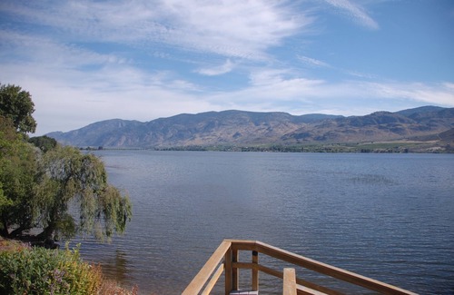 Oroville House | Waterfront Paradise on Lake Osoyoos