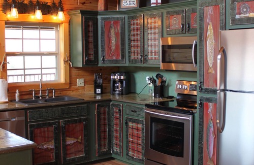 Sylvan Shores Cabin | Waterfront Paradise, Log Cabin on Beaver Lake minutes from Eureka Springs!