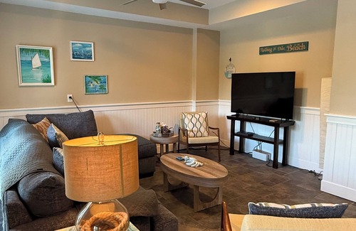 Bonita Springs House | Waterfront Pet Friendly Guest Suite with Pool, Mini Beach