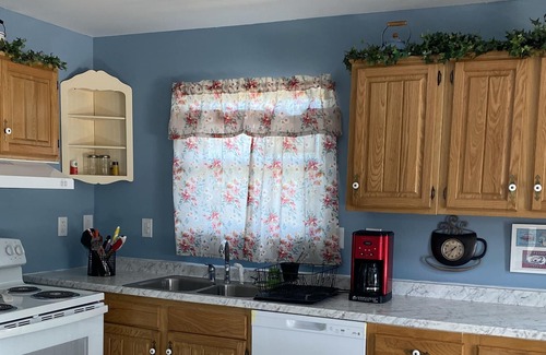 Shoreline Park House | Waterfront, pet friendly! Relax, fish, boat, or canoe at this beautiful new home