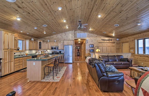 Park Falls Cottage | Waterfront Pike Lake Retreat: Snowmobile Paradise