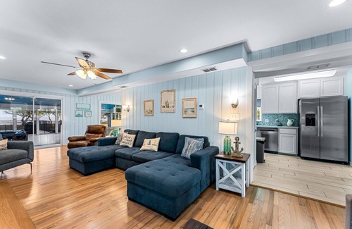 Bayside House | Waterfront Pool Hot Tub Private Pier Guest Bungalow