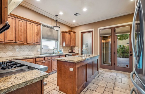Bullhead City House | Waterfront Pool Spa Views Dock 7 bd