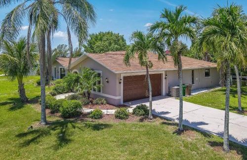 Caloosahatchee Villa | Waterfront Pool Villa with Sailboat access