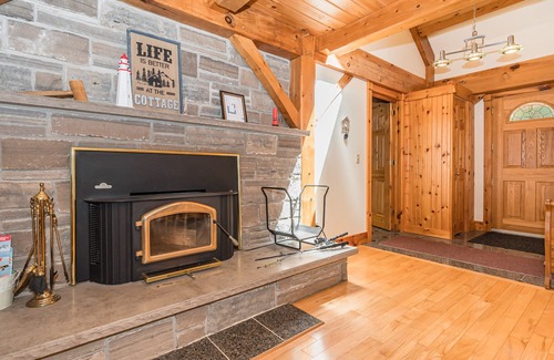 Tobermory Cottage | Waterfront post-&-beam: hot tub & stargaze tower
