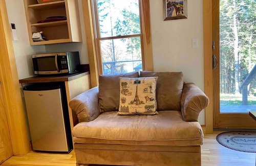 Freeport Apartment | Waterfront Private Apartment, minutes from LLBean!