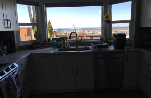 Delta House | Waterfront private beachfront executive home with amazing views of Mount Baker