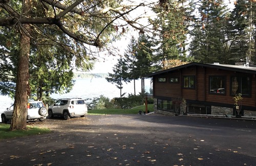 Regional District of Nanaimo House | Waterfront private hideaway