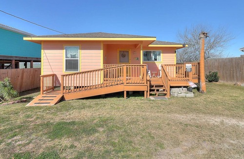 Taft House | Waterfront! Private lighted pier! Fire pit!