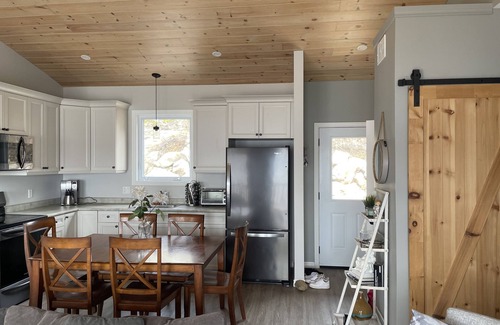 Hastings Highlands Cottage | Waterfront private new cottage in Papineau Lake