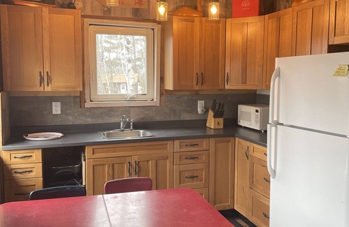 Hastings Highlands Cottage | Waterfront private new cottage in Papineau Lake