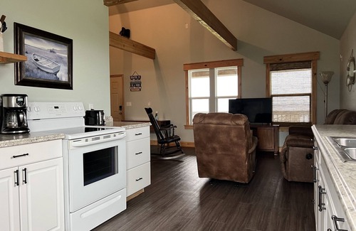 Lakeview Jefferson County Cottage | Waterfront! Private Pier! Reel Relaxing, Real Fun On Sabine Lake