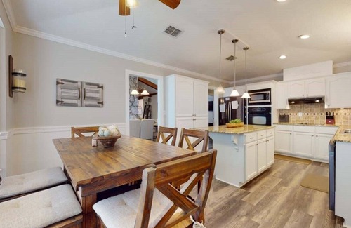 Brookeland House | Waterfront Property on Lake Sam Rayburn - Sandy Cove