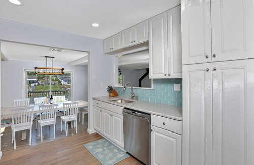 East Quogue House | Waterfront Property E. Quogue Minutes From The Hamptons