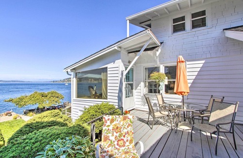 University Place Cottage | Waterfront Puget Sound Retreat: Steps to Beach!