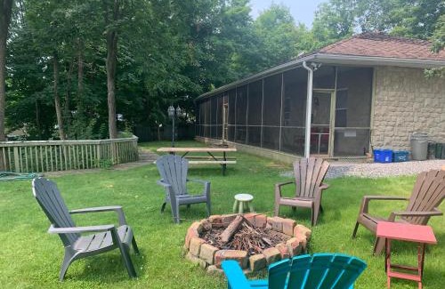 Rideau Lakes House | Waterfront Q Estate summer cottage