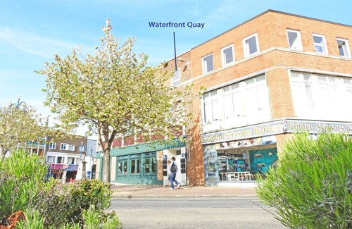 Gosport Apartment | Waterfront Quay - 2nd floor apartment overlooking the water