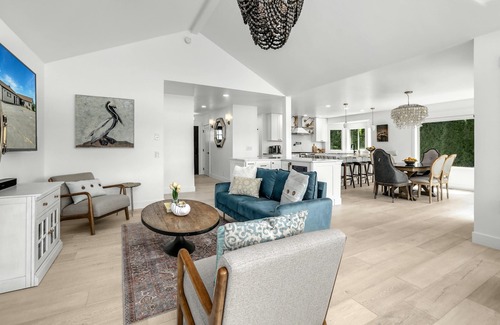 La Conner House | Waterfront rambler. Community beach & boat launch. VIEWS! Great neighborhood!