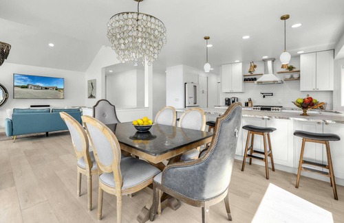 La Conner House | Waterfront rambler. Community beach & boat launch. VIEWS! Great neighborhood!