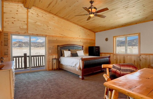 Lake George House | Waterfront Ranch Cabin w/ Jacuzzi & Mountain Views