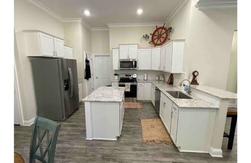 Shreveport House | Waterfront Relaxation!