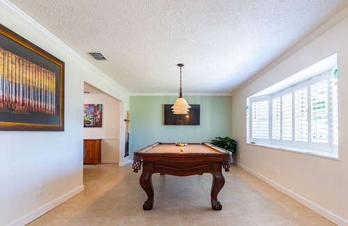 Bay Crest Park House | WATERFRONT RESORT! ON TAMPA BAY WITH SALT HEATED POOL KAYAKS & PADDLEBOARDS 5BDR
