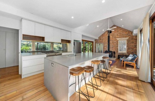 Lower Portland House | Waterfront Retreat - Kayaks, Heated Pool, Firepit and so much more!