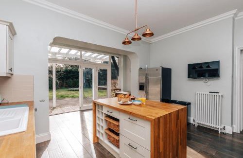 Henley-on-Thames House | Waterfront Retreat