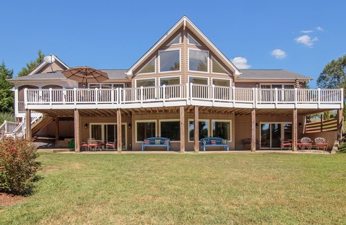 Livingston House | Waterfront Retreat for Young and Old Alike! #1 Rated Lake Anna Waterfront Home