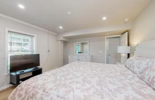 Keen-Wik On the Bay House | Waterfront Retreat in Keenwik on the Bay