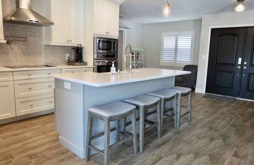 Bay Crest Park House | Waterfront Retreat in the Heart of Tampa. Close to TPA, RayJay and Steinbrenner