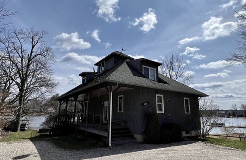 Lakeside House | Waterfront Retreat on Bantam Lake with Private Beach - Winter Ski Getaway