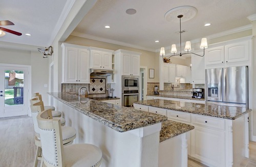 Willis House | Waterfront retreat on quiet cove - Sleeps 20